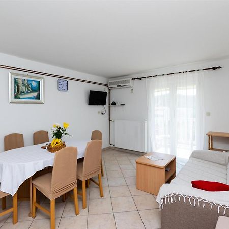 Apartments Boza Lopar Bagian luar foto