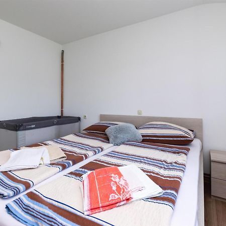 Apartments Boza Lopar Bagian luar foto
