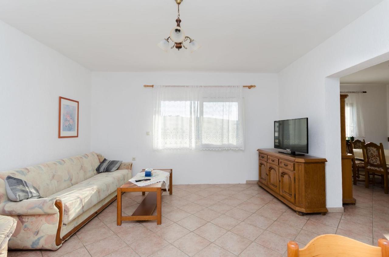 Apartments Boza Lopar Bagian luar foto