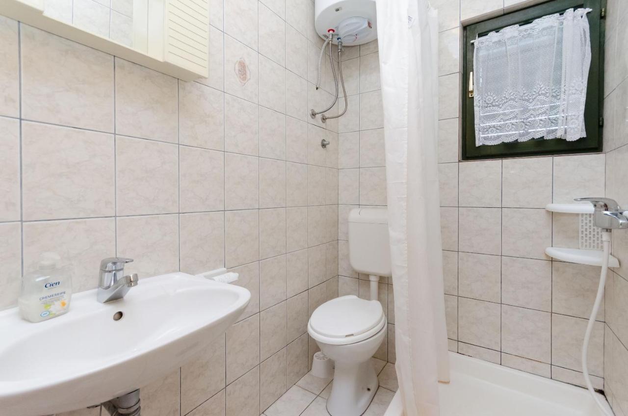 Apartments Boza Lopar Bagian luar foto