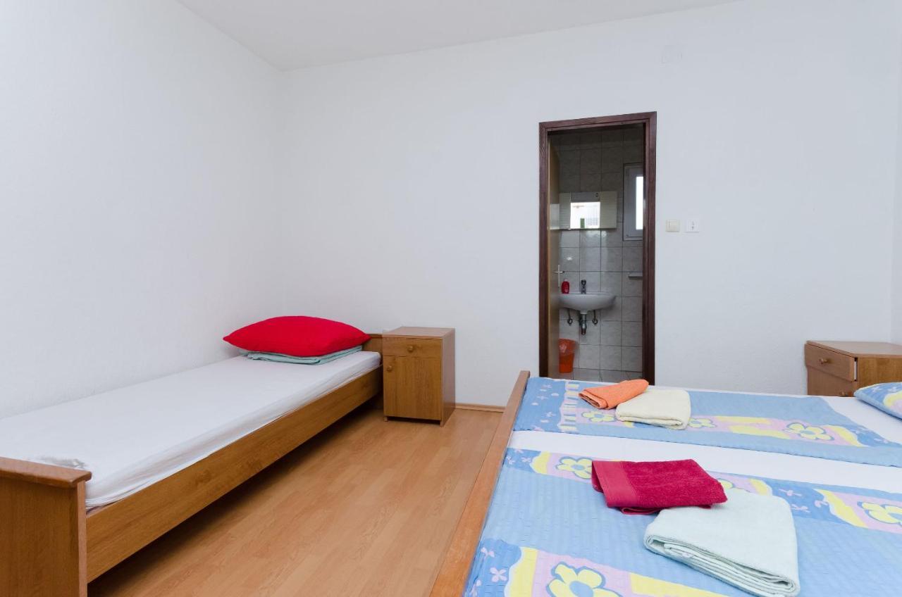 Apartments Boza Lopar Bagian luar foto